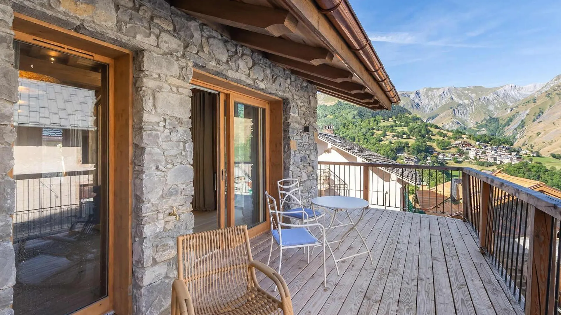 Chalet Neuf Avec Piscine Et Sauna A Saint-Martin-De-Belleville - Fr-1-570-51 0*,  France