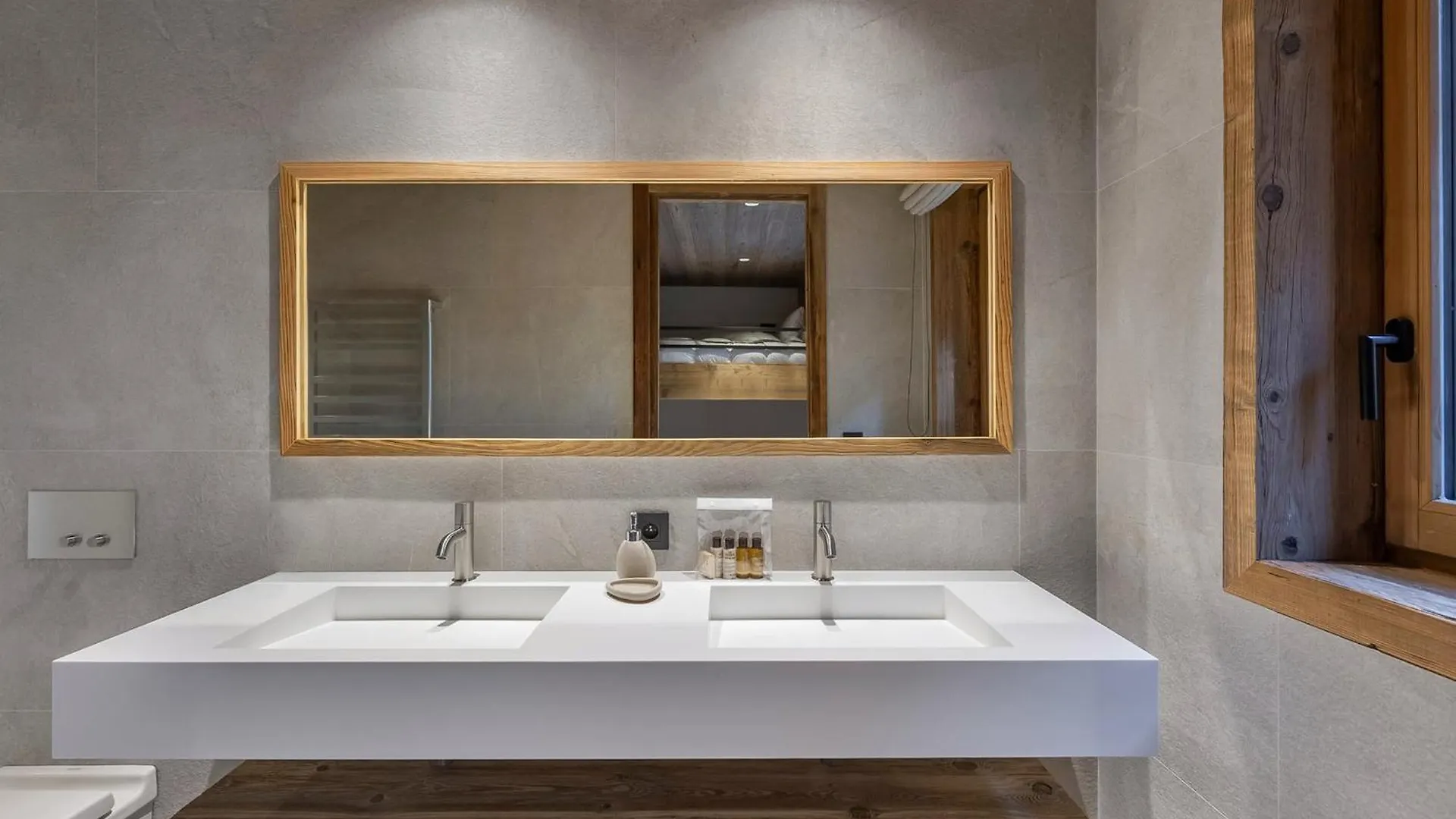 Chalet Neuf Avec Piscine Et Sauna A Saint-Martin-De-Belleville - Fr-1-570-51 France